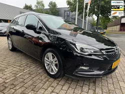Zwart Gebruikt 2017 Opel Astra Business Stationwagen | € 12.299 (Goede deal)