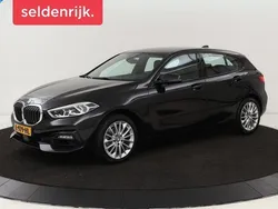 Zwart, metallic lak Gebruikt 2021 BMW 116 Basis Hatchback | € 18.900 (Eerlijke prijs)