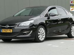 Zwart Gebruikt 2017 Opel Astra Sedan | € 9.940 (Eerlijke prijs)