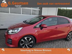 Rood Gebruikt 2015 Kia Rio Hatchback | € 8.400 (Eerlijke prijs)