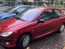 Rood Gebruikt 2003 Peugeot 206 Premium Hatchback | € 2.500 (Eerlijke prijs)