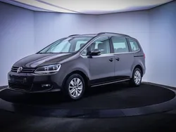 Grijs, metallic lak Gebruikt 2022 VW Sharan Comfortline MPV | € 41.750 (Eerlijke prijs)