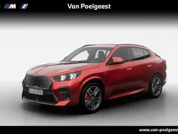 Fire rot metallic (rood metallic) Nieuw 2025 BMW iX2 M Sport SUV | € 59.674 (Goede deal)
