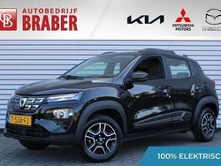 Zwart, metallic lak Gebruikt 2023 Dacia Spring Essentiel Hatchback | € 16.900 (Duur)