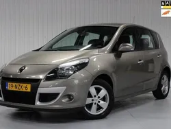 Beige Gebruikt 2011 Renault Scénic III Dynamique MPV | € 8.250 (Eerlijke prijs)