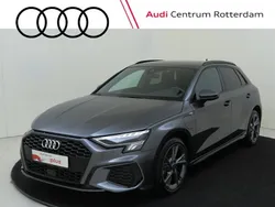 Grijs Gebruikt 2024 Audi A3 Sportback Basis Hatchback | € 38.450 (Iets duurder)