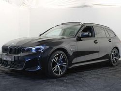 Zwart Gebruikt 2022 BMW 330e M Performance Stationwagen | € 37.500 (Eerlijke prijs)