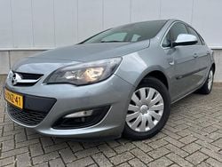 Grijs Gebruikt 2014 Opel Astra Design Edition Sedan | € 7.995 (Eerlijke prijs)