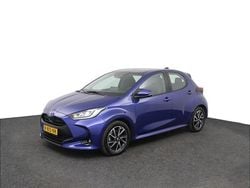 Blauw Gebruikt 2022 Toyota Yaris Hybrid Hatchback | € 21.950 (Iets duurder)
