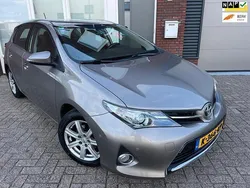 Bruin Gebruikt 2014 Toyota Auris Hatchback | € 10.999 (Eerlijke prijs)