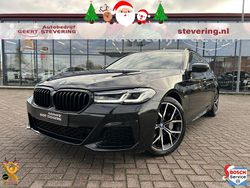 Zwart Gebruikt 2024 BMW 530e M Sport Stationwagen | € 49.445 (Eerlijke prijs)