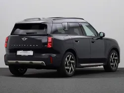 Zwart, metallic lak Gebruikt 2024 Mini Countryman Comfort SUV | € 39.880