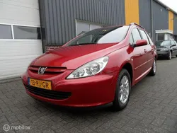 Rood, metallic lak Gebruikt 2005 Peugeot 307 Premium Stationwagen | € 1.450 (Eerlijke prijs)