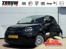 Zwart Nieuw 2025 Fiat 500e Red Hatchback | € 33.900