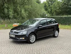Zwart, metallic lak Gebruikt 2014 VW Polo Comfortline Hatchback | € 8.450 (Eerlijke prijs)