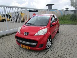 Rood Gebruikt 2009 Peugeot 107 Hatchback | € 2.450 (Goede deal)