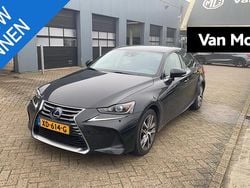Zwart Gebruikt 2018 Lexus IS300h Business Edition Sedan | € 22.950 (Goede deal)