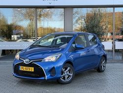 Blauw Gebruikt 2015 Toyota Yaris Hatchback | € 11.900 (Eerlijke prijs)