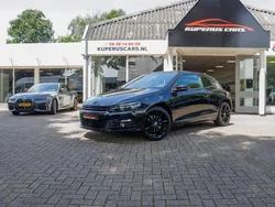Zwart, metallic lak Gebruikt 2009 VW Scirocco Highline Coupé | € 7.750 (Eerlijke prijs)