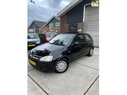 Zwart Gebruikt 2004 Opel Corsa Enjoy Hatchback | € 1.399 (Eerlijke prijs)