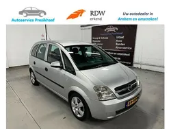 Grijs, metallic lak Gebruikt 2004 Opel Meriva MPV | € 1.995 (Iets duurder)