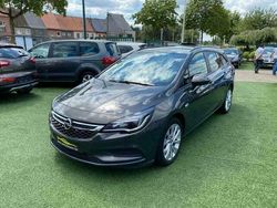 Grijs Gebruikt 2016 Opel Astra Edition Stationwagen | € 9.999 (Goede deal)
