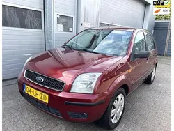 Rood Gebruikt 2003 Ford Fusion MPV | € 1.595 (Goede deal)
