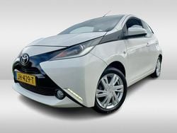 Wit Gebruikt 2014 Toyota Aygo X-play Hatchback | € 5.400 (Eerlijke prijs)