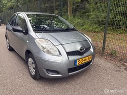 Grijs Gebruikt 2009 Toyota Yaris Hatchback | € 3.750 (Eerlijke prijs)