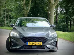 Grijs Gebruikt 2018 Ford Focus ST Hatchback | € 13.500 (Eerlijke prijs)