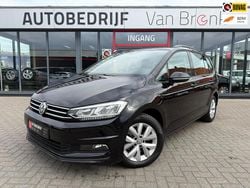 Zwart Gebruikt 2018 VW Touran Comfortline MPV | € 19.850 (Goede deal)