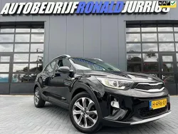 Zwart, metallic lak Gebruikt 2020 Kia Stonic SUV | € 15.450 (Eerlijke prijs)