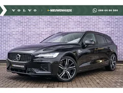 Zwart Gebruikt 2022 Volvo V60 R-Design Stationwagen | € 36.899 (Eerlijke prijs)