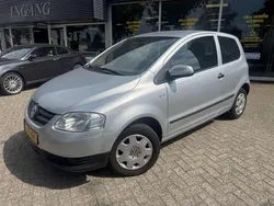 Grijs Gebruikt 2005 VW Fox Trendline Hatchback | € 2.450 (Iets duurder)