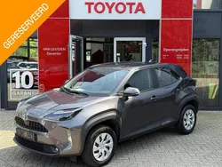 Grijs, metallic lak Gebruikt 2023 Toyota Yaris Cross Active SUV | € 22.640 (Super prijs)