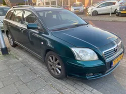 Groen Gebruikt 2004 Toyota Avensis Luna Stationwagen | € 1.650