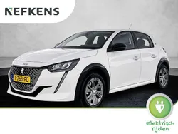 Wit Gebruikt 2023 Peugeot e-208 Style Hatchback | € 20.200 (Eerlijke prijs)