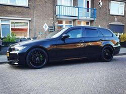 Zwart Gebruikt 2005 BMW 325 Stationwagen | € 4.000 (Iets duurder)