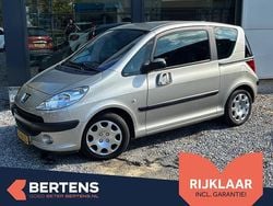 Grijs Gebruikt 2005 Peugeot 1007 Hatchback | € 3.295 (Eerlijke prijs)
