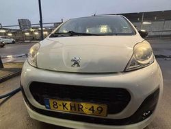Wit Gebruikt 2013 Peugeot 107 Access Hatchback | € 2.000 (Goede deal)