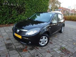 Zwart Gebruikt 2011 Dacia Sandero Hatchback | € 1.750 (Eerlijke prijs)