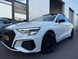 Wit Gebruikt 2021 Audi A3 Sportback e-tron S-Line Sedan | € 29.450 (Iets duurder)