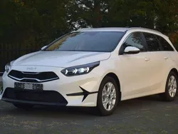 Wit, metallic lak Gebruikt 2024 Kia Ceed Sportswagon Stationwagen | € 26.900 (Goede deal)