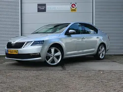 Grijs Gebruikt 2019 Skoda Octavia Business Line Hatchback | € 14.999 (Eerlijke prijs)