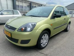 Groen, metallic lak Gebruikt 2007 Ford Fiesta Style Hatchback | € 2.750 (Iets duurder)