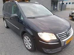 Zwart Gebruikt 2010 VW Touran Highline MPV | € 3.499 (Super prijs)
