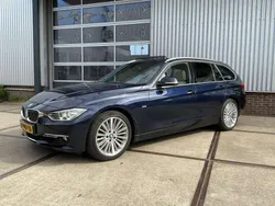 Blauw, metallic lak Gebruikt 2013 BMW 328 Executive Stationwagen | € 17.950 (Eerlijke prijs)