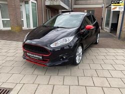 Zwart Gebruikt 2015 Ford Fiesta ST-Line Hatchback | € 7.245 (Goede deal)