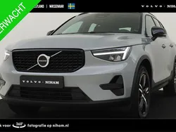 Grijs, metallic lak Gebruikt 2024 Volvo XC40 Plus SUV | € 38.890 (Super prijs)