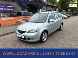 Groen Gebruikt 2004 Mazda 2 Exclusive MPV | € 1.095 (Eerlijke prijs)
